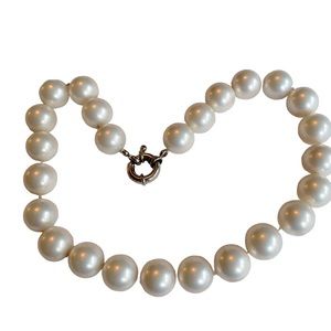 Faux Pearl statement necklace